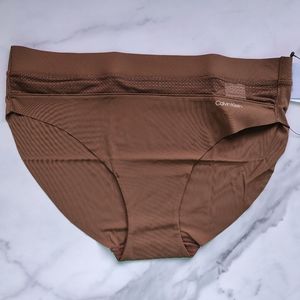 NWT CALVIN KLEIN PERFECTLY FIT FLEX BIKINI PANTY IN SPRUCE SIZE MEDIUM